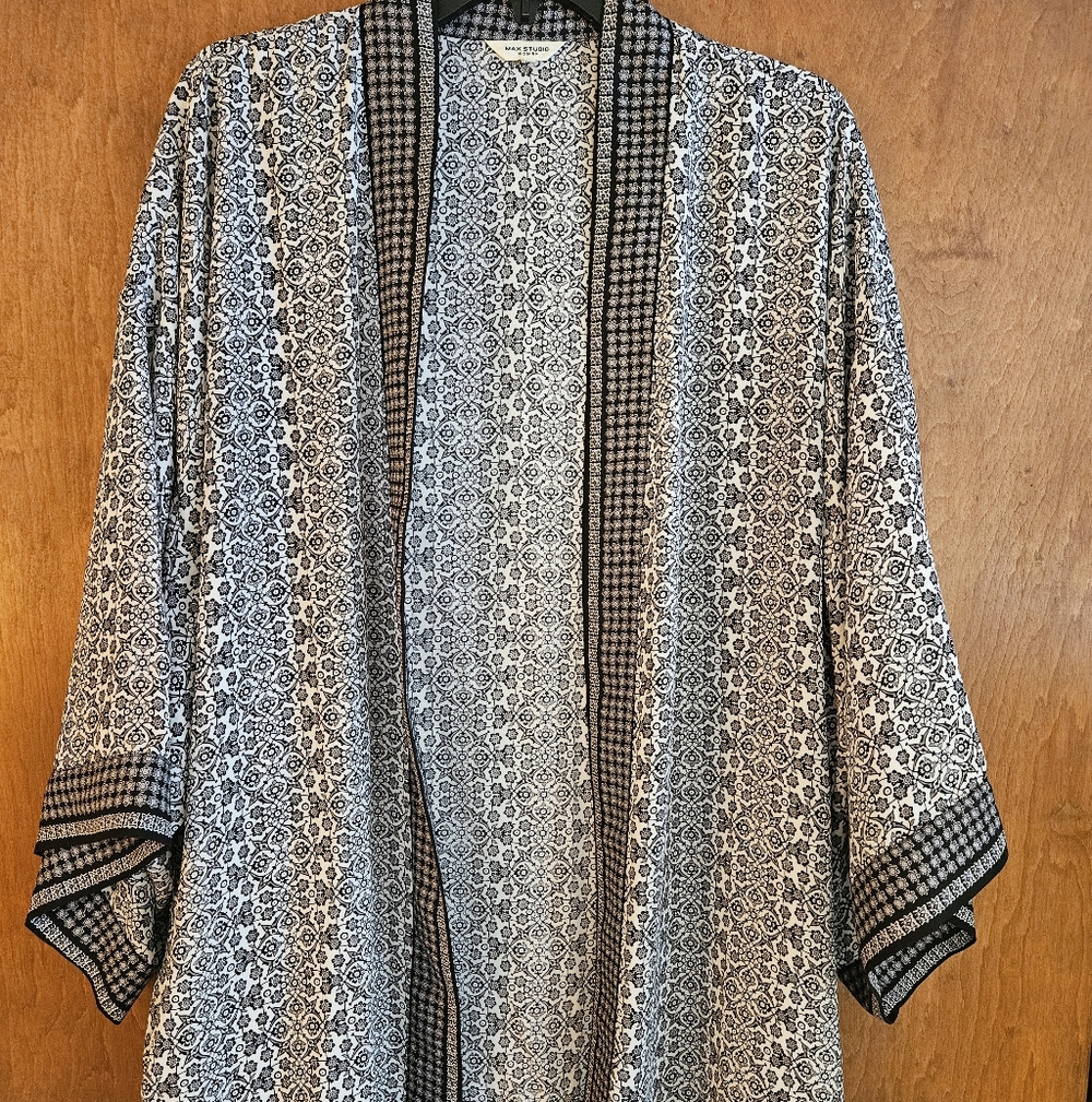 Black and White Patterned Kimono